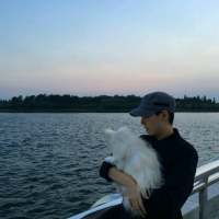 “其实人都差不多新鲜感和热情消失得很快有... 有一种伤，很伤很伤，