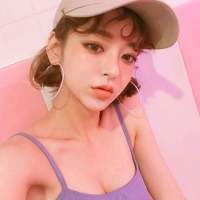 我还是一个人，可是我不想一个人。 再也碰不到那个与我相