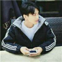 只是依旧静默，流离在