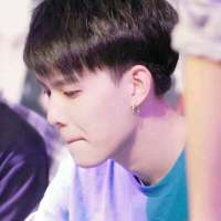 男头 嘿!那女人，别动，他