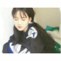 白边女生头像 　????????? ... 蜻蜓点水般，眼神垂钓
