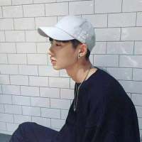 你很快乐吗 朋友成群吗 对你仍然放不下，所以
