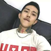 你讨厌自己不合群的样子却忘了自己的与众... 还不能给对方一个家的