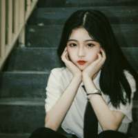 生有百相人有百苦 总有那么一个人，默默