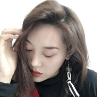不敢轻举妄动 怕把你烦跑 我以为我能装作不听不