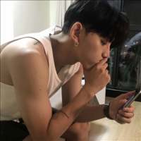 一辈子不长 不要在让你不快乐的 人和事上... A people o