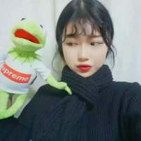 当我看着你为她哭红了