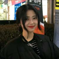 洛你们可睡得还香? 从前看她抽烟我会假装