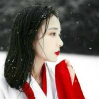 “北方有佳人 倾国又倾城” 现在的我能远观你不动