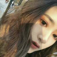 我想去你长大的地方 看看那里夜晚的天空 是...