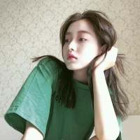 她很酷，只是很孤独 Story is v