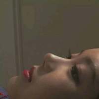 你像酒馆早早打烊 满心欢心的我冻死在长街 如果心情也能预约就好