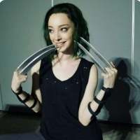艾玛·杜蒙特Emma Dumont