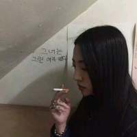 我还好 你也保重 短短七字 道尽一生 还有多少凝视，就这样