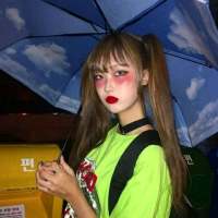 黑车等你 她是他胸口的朱砂痣。