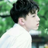 道理都懂但是就像鱼活在水里也死在水里 你是我看一眼一辈子心