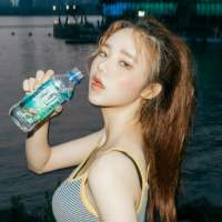 杺 荌 窗外的暴雨再狂妄 也