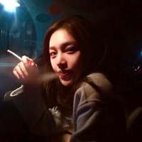 我始终觉得没有哪个人 能完完全全的了解我 ... 你不坚强，没人替你勇