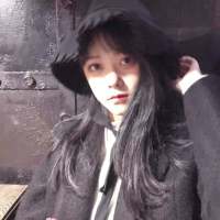 你的神明死掉了 这世间也没有你救赎. 冷巷的温存走的太远，