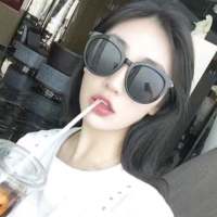 ：庆幸你来自远方 未听及我的过往 羡慕你们互相喜欢的爱