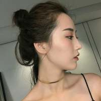 忌讳从前却又屡屡回望. 他们说网络很假，我笑