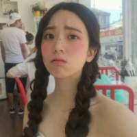 女生 被爱是奢侈的幸福可惜