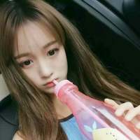 好久没看你的笑脸  又是十二 点了 我们踏着荆棘走下去，
