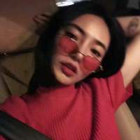 你的神明死掉了 这世间也没有你救赎. 冷巷的温存走的太远，