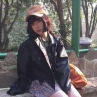 山远始为容 心里可以孤独，但骨子