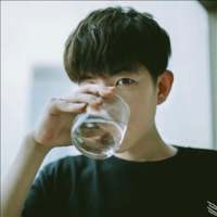 “一个女孩所能发的最大的脾气就是如同哑巴... 这样的决定或许有点感