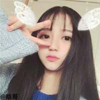 安琪拉以前有一只小熊跟着她 她总是说 你看... 爱你这件事就深藏在心