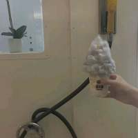 时光宛若流水.玫瑰的颜色并不消退. 放弃那个总会让你难过