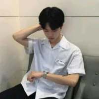 林莜。 时间是条暗淡的河吞噬