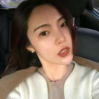 若你听见我的哽咽声请你捂上耳朵让我一直... 时间从玻璃壸中，偷偷