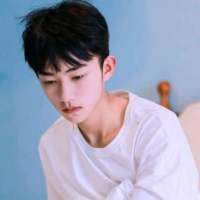 男头 嘿!那女人，别动，他