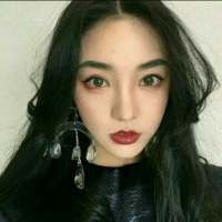 你是深山的游客边走边
