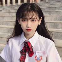 浓妆艳抹的她其实没几