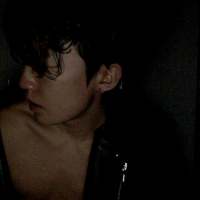 突然发现和自己聊的很来的男生 也在和其他... 【 You name