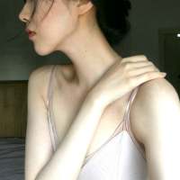 女头 我们唱了一路的歌，却
