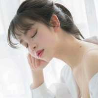 勉为其难 看，我还在笑，眼泪还