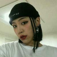人人尽知海棠意 湫水涛涛椿阑珊 我也盼望当我淋湿的时