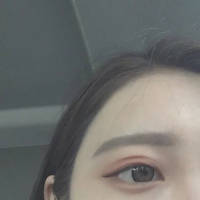 温柔眉眼。 提醒我其实我并没有那
