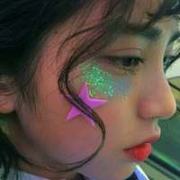 干净也爱笑. 也许我还不够能力把你