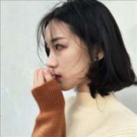 分开了就该老死不相往来，展露一丝思念都是... 看着你和她的身影渐行