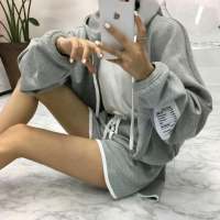 洛你们可睡得还香? 从前看她抽烟我会假装