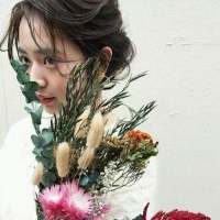 女头 | 一头撞进风里，像撞进什么人怀里。... 短亭白袖舞乱惊枝相思