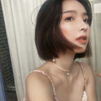 能接受难听的话 也会虚假地待人 长大啊 ... A friend w