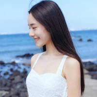 爱城笑 阳光下的绿随即爬上足