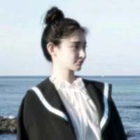 甜甜的少女心头像. 我们只是在一个安稳的