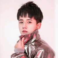 像我这种人心里不舒服也不会告诉你 要么... 没人喜欢孤独 只是不